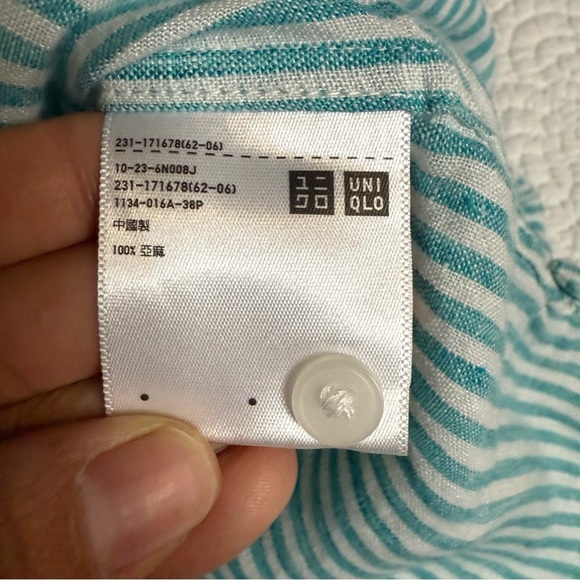 Uniqlo Button Down Shirt in Green and White size Small - Picture 7 of 7